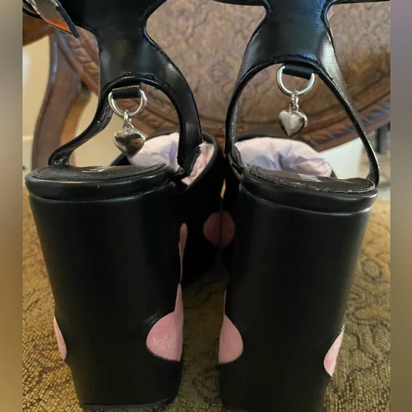 Dolls Kill Lamoda Future Stranger Pink Felt Heart Chunky Platform Heels - Picture 5 of 8